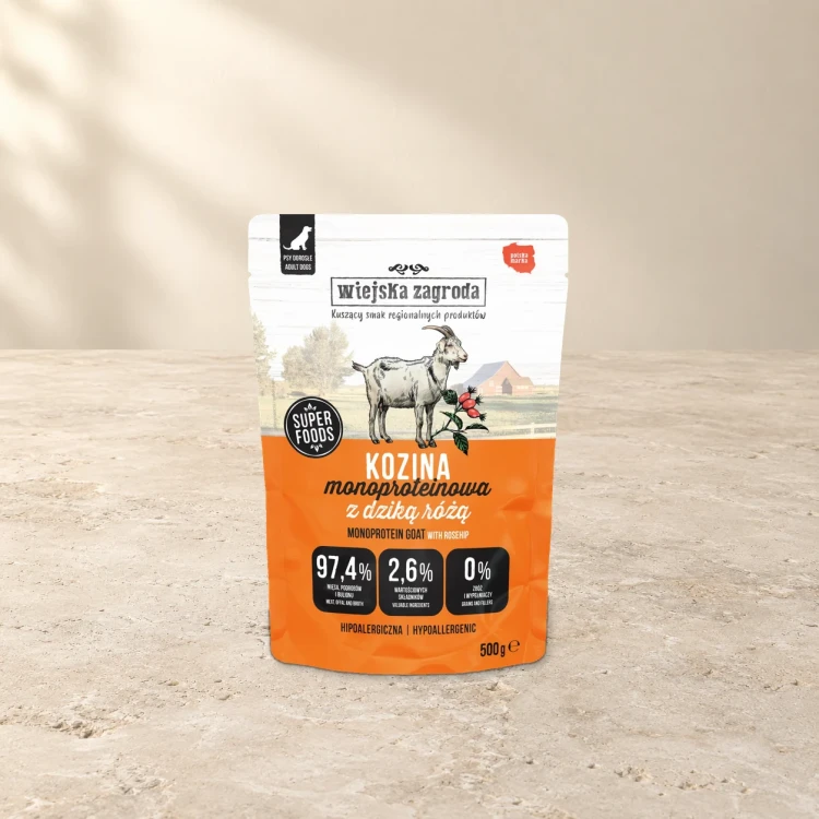 Kozina 500g monoproteinowa saszetka dla psa Wiejska Zagroda — na jasnym tle