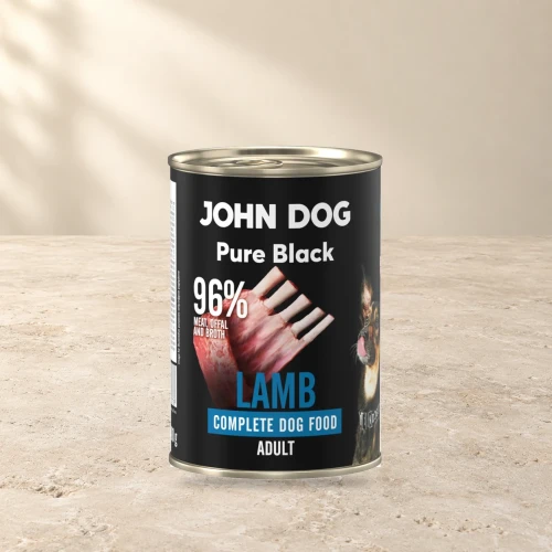 Puszka karmy mokrej John Dog Jagnięcina Pure Black 400 g na jasnym tle