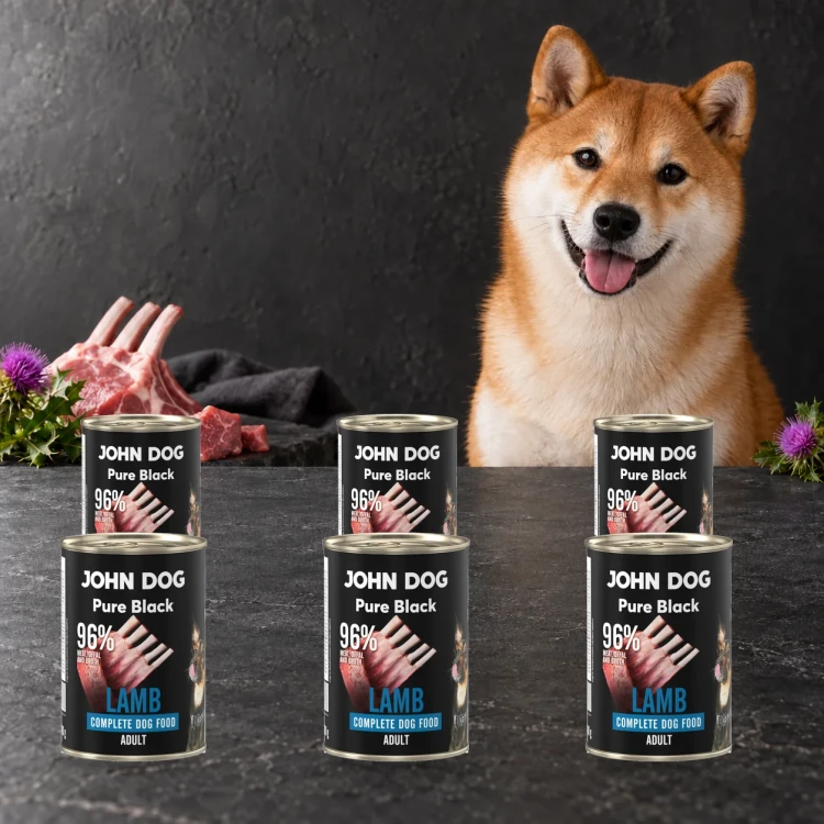 Zestaw 6 puszek karmy mokrej John Dog Jagnięcina Pure Black po 400 g obok psa