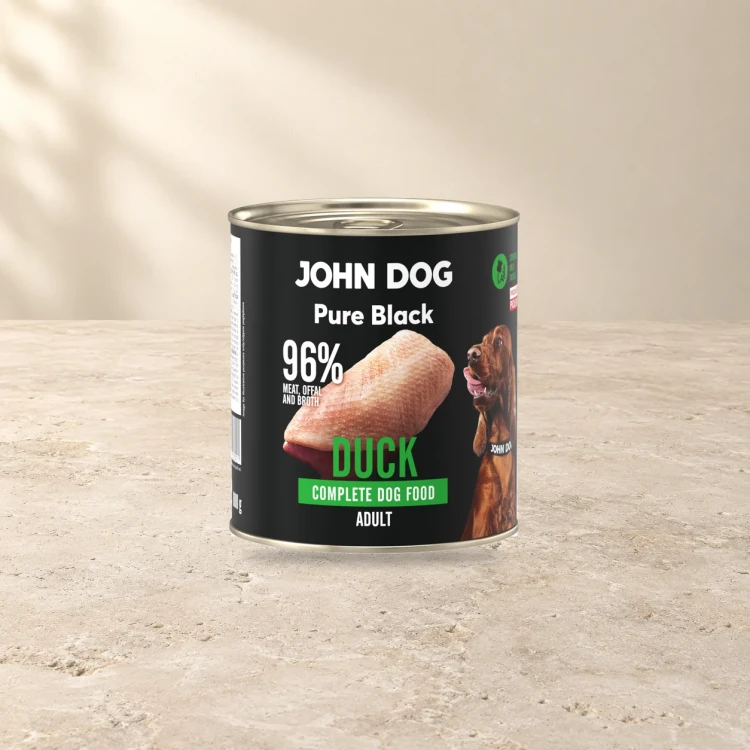 Puszka karmy mokrej John Dog Kaczka Pure Black 800 g na jasnym tle