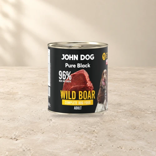Puszka karmy mokrej John Dog Dzik Pure Black 800 g na jasnym tle