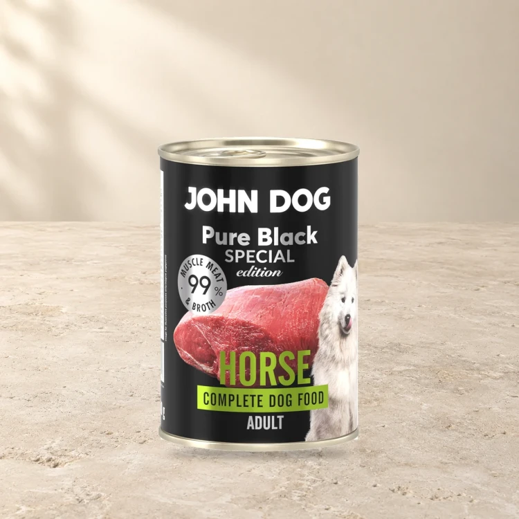 Puszka karmy mokrej John Dog Konina Special Edition 400 g na jasnym tle