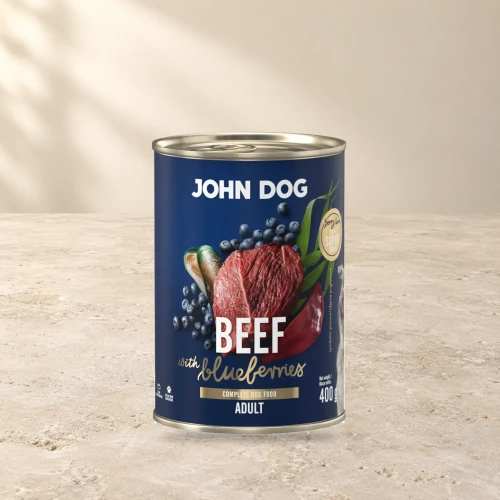 Puszka karmy mokrej John Dog Wołowina z borówkami Berry Line 400 g na jasnym tle