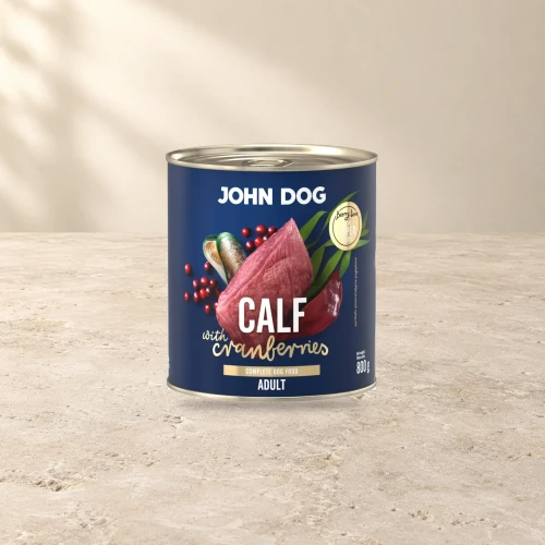 Puszka karmy mokrej John Dog Cielęcina z żurawiną Berry Line 800 g na jasnym tle