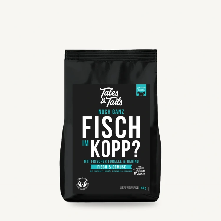 Karma półwilgotna Tales & Tails 4 kg z rybami dla dorosłych psów na jasnym tle.