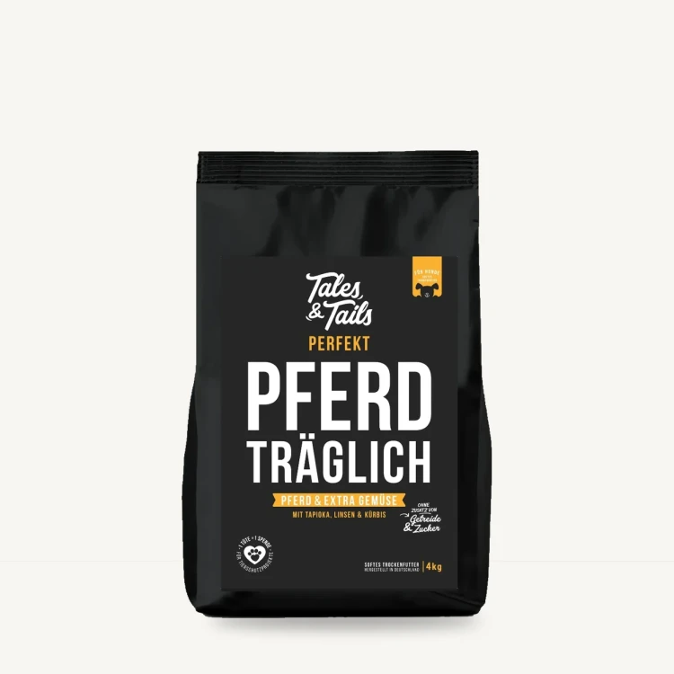 Karma półwilgotna Tales & Tails 4 kg z koniną dla dorosłych psów na jasnym tle.