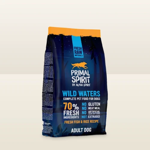 Worek karmy półwilgotnej Primal Spirit Wild Waters 1 kg na jasnym tle.