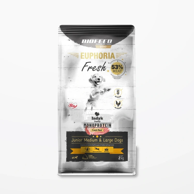 Worek 2 kg karmy Euphoria Fresh z indykiem dla szczeniąt średnich i dużych ras na jasnym tle.