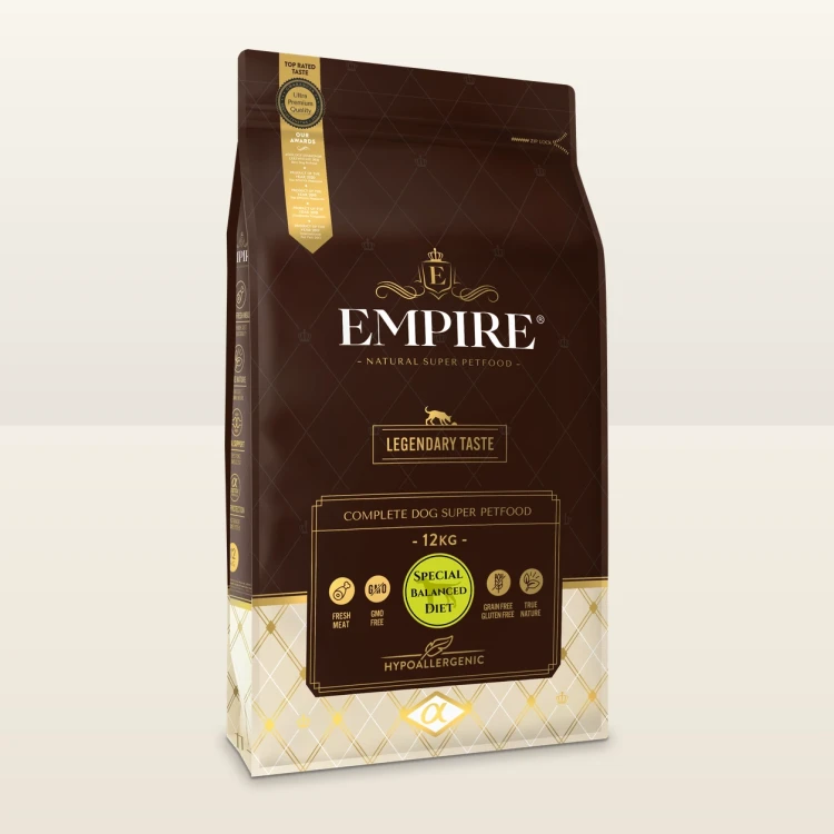 Worek karmy EMPIRE Legendary Taste Special Balanced Diet 12 kg na jasnym tle
