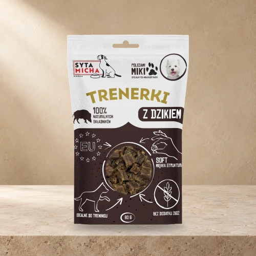 Trenerki Syta Micha z dzikiem 80 g na jasnym tle.