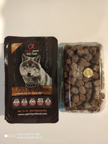 Alpha Spirit Multiprotein 200 g – opakowanie i otwarta tacka karmy